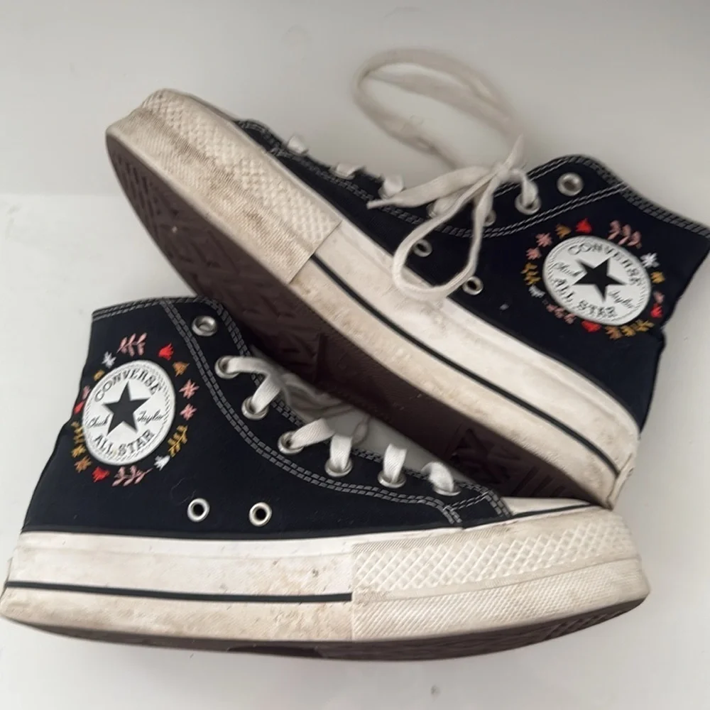 Women's Converse CTAS 'It's Okay To Wander' size 37.5 US7